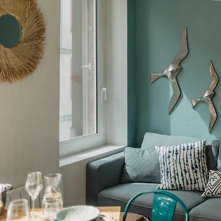 Studio Brique Bleue Avec Parking Prive Apartment